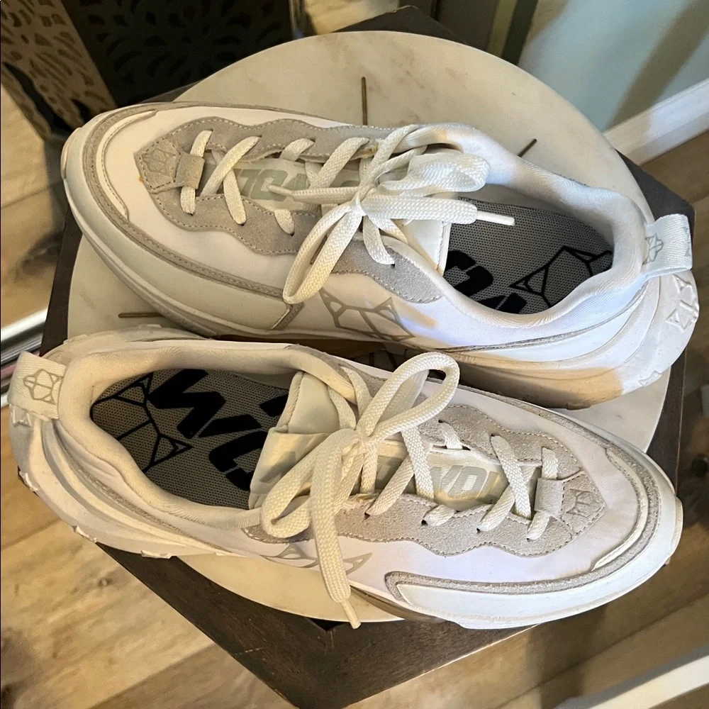 🛑 1 hour sale. Naked Wolfe, size 9, Turbo Casual White Sneakers w/ Wolf logo - Picture 6 of 11